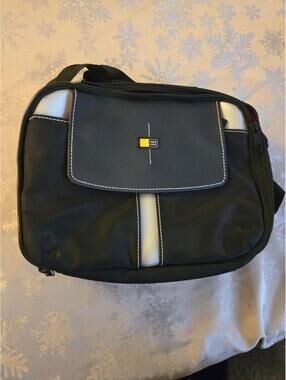 Case Logic Black Nylon Padded Messenger Shoulder Bag